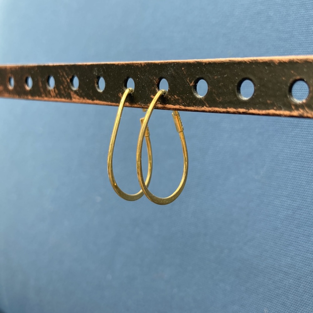 Sundance Teardrop Hoops